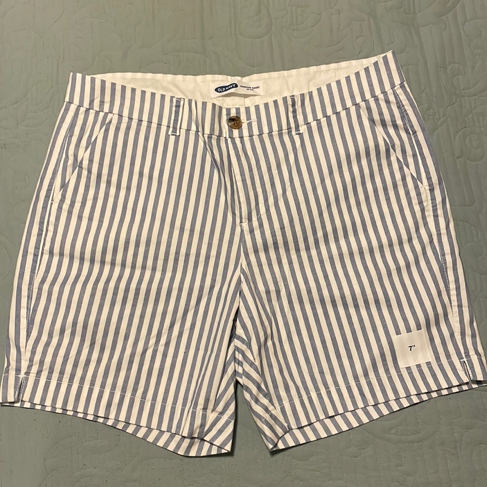 Old Navy Striped Everyday Short NWOT